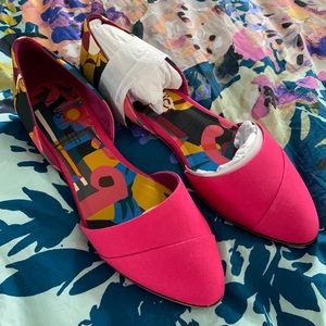 TOMS never worn flats size 11 Wide